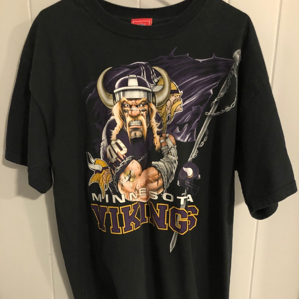 Vintage Minnesota Vikings tshirt
